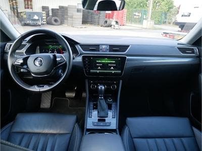 Skoda Superb 2.0CRTDI 150 cv Style DSG (2023) - Foto 4