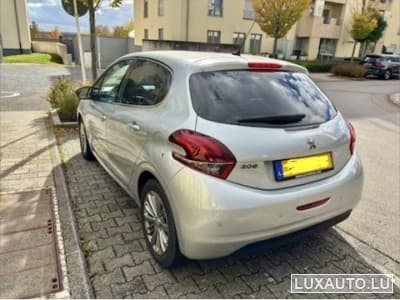 Peugeot 208 Pack Allure (2018) - Photo 2