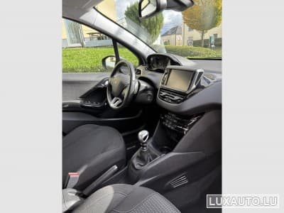 Peugeot 208 Pack Allure (2018) - Photo 9