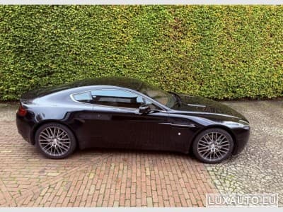 V8 Vantage