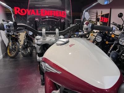 Royal Enfield Meteor Rouge Celestial (2026) - Foto 6