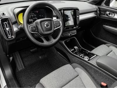 Volvo XC40 (2024) - Photo 4