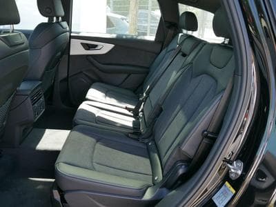 Audi Q7 S line (2025) - Photo 8