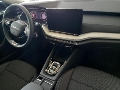 Skoda Octavia Selection 2.0 TDI (2025) - Foto 11