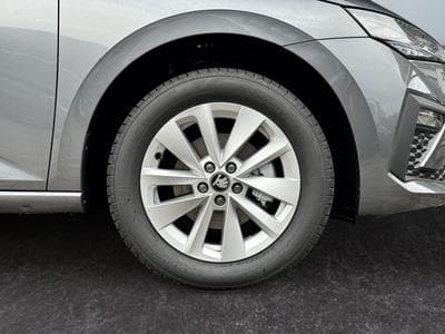 Skoda Scala 1,0 TSI DSG (2025) - Foto 8