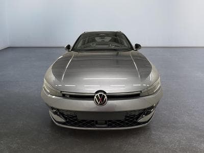 VW Passat Variant R-Line (2025) - Photo 2