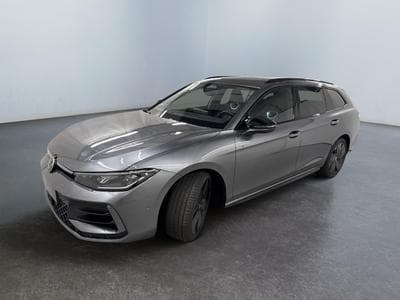 VW Passat Variant R-Line (2025) - Photo 3