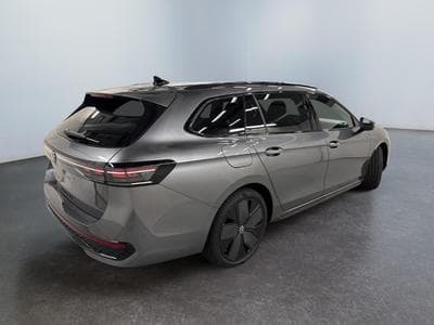 VW Passat Variant R-Line (2025) - Photo 7