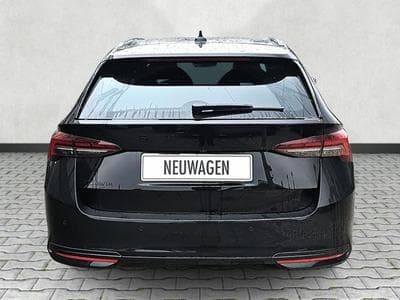 Skoda Octavia 1.5 TSI mHEV 110 kW Sportline (2025) - Foto 2