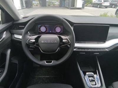 Skoda Octavia Business 1.5 TSI mHEV 7-Gang-DSG (2025) - Foto 8