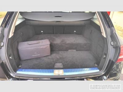 Mercedes C 300 e T (2021) - Photo 6