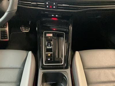 VW Golf GTI+DSG+LED+NAVI+DIGI+ (2024) - Foto 12