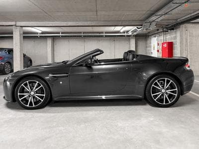 V8 Vantage