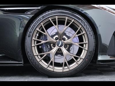 Aston-Martin DB12 V8 VOLANTE (2024) - Foto 10