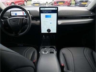 Ford Mustang Mach-E RWD 99kWh Extended Range 294ch/216kW - GAR 06/2030 (2022) - Foto 4