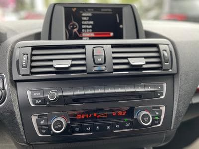 BMW 118 i Steptronic Sport-line (2014) - Photo 9