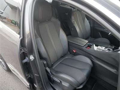 Peugeot 3008 1.5BlueHDi S&S GT A8 130cv (2022) - Photo 4