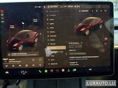 Tesla Model Y Long Range with Tow Hitch (2024) - Photo 10