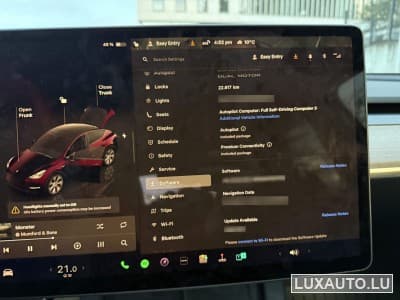 Tesla Model Y Long Range with Tow Hitch (2024) - Photo 11