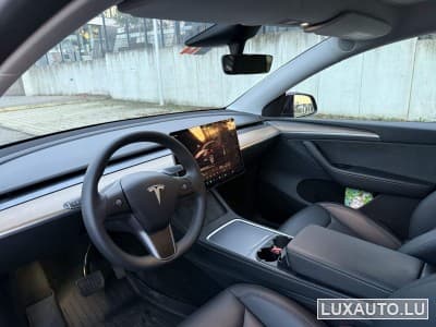 Tesla Model Y Long Range with Tow Hitch (2024) - Photo 9