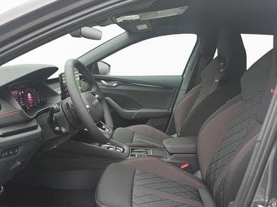 Skoda Octavia RS (2025) - Foto 9