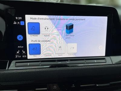 VW Golf 8 GTE 1.4 TSI 245CV DSG (2020) - Photo 11