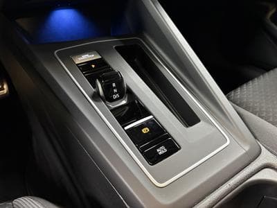 VW Golf Life ACTIVE 2.0 TDI DSG7 150 CV ** Attelage ** Caméra ** (2022) - Photo 15