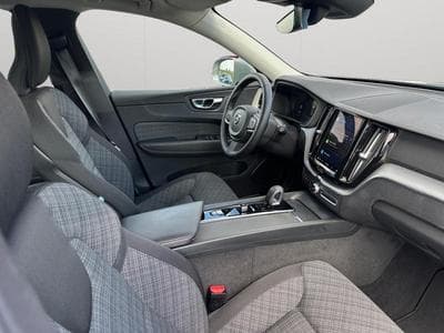 Volvo XC60 B4 Core / Diesel (2023) - Foto 14