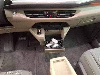VW T7 Life (2025) - Photo 13