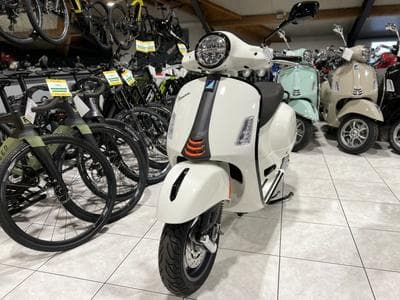 Vespa GTS 125 Blanc (2026) - Photo 2