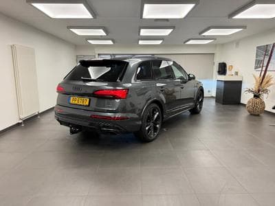 Q7