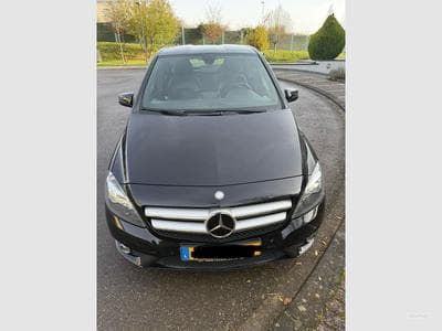 Mercedes B 180 (2013) - Photo 1