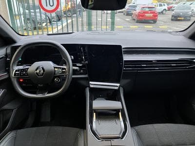 Renault Austral Iconic E-tech full hybrid 200 (2024) - Photo 8
