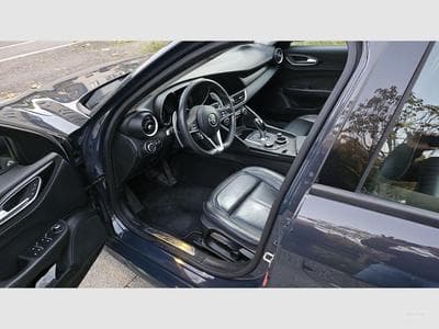 Alfa-Romeo Giulia 200cv (2018) - Photo 2