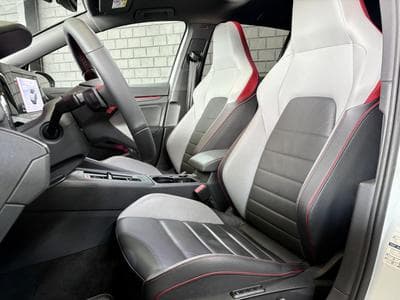 VW Golf GTI Clubsport 2.0 TSI 300CV DSG7 ** Cuir ** (2021) - Photo 7