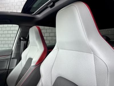 VW Golf GTI Clubsport 2.0 TSI 300CV DSG7 ** Cuir ** (2021) - Photo 8