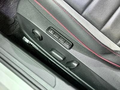 VW Golf GTI Clubsport 2.0 TSI 300CV DSG7 ** Cuir ** (2021) - Photo 9