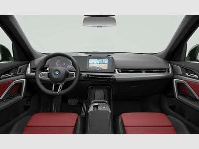 BMW iX1 eDrive20 M Sport M Sportpaket Head-Up DAB (2025) - Photo 3