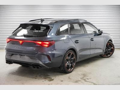 Cupra Leon ST 2,0 TSI (2025) - Photo 2