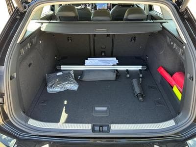 VW Passat Variant Elegance (2025) - Photo 11