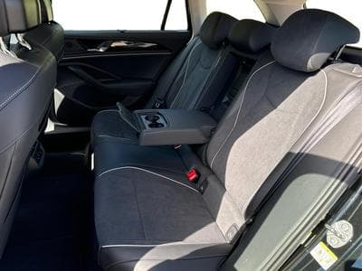 VW Passat Variant Elegance (2025) - Photo 15