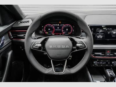 Skoda Scala 1,0 TSI DSG (2025) - Foto 8