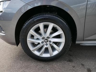 Skoda Kamiq Kamiq 130 Jahre (2025) - Foto 3