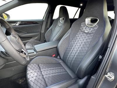 VW Passat Variant R-Line (2025) - Photo 13