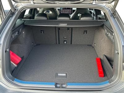 VW Passat Variant R-Line (2025) - Photo 8