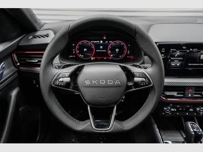 Skoda Scala 1,0 TSI DSG (2025) - Foto 8