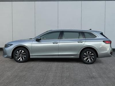 VW Passat Variant Business (2025) - Photo 2