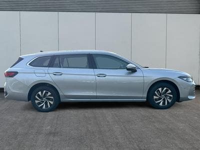 VW Passat Variant Business (2025) - Photo 5