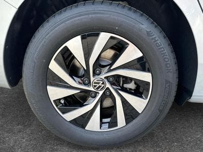 VW Passat Variant Business (2025) - Photo 7