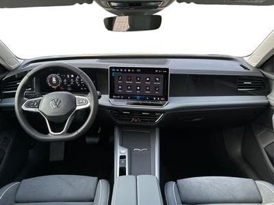 VW Passat Variant Business (2025) - Photo 9